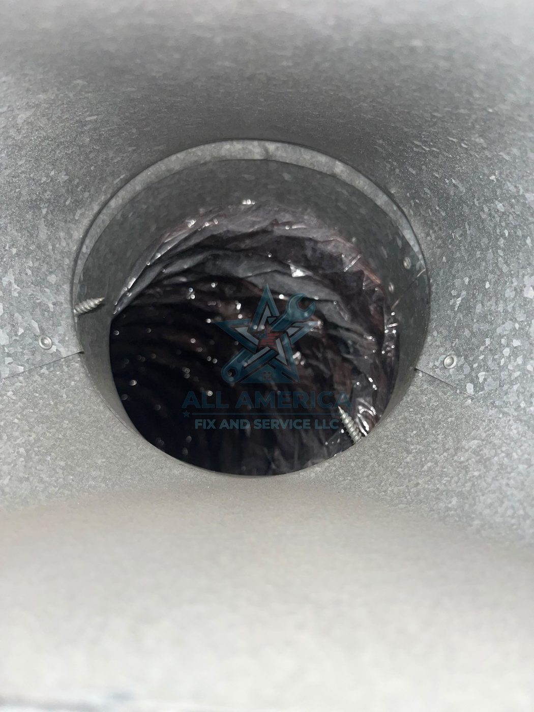 Air duct cleaning in a Florida home