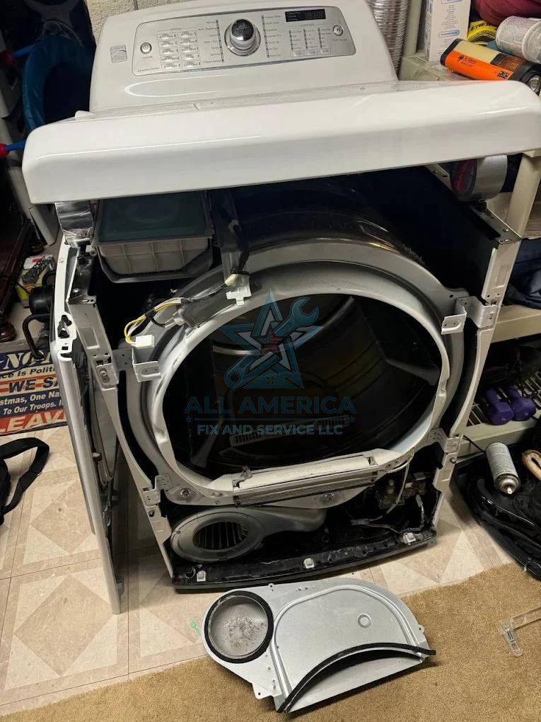 Supply duct cleaned during a service in Florida